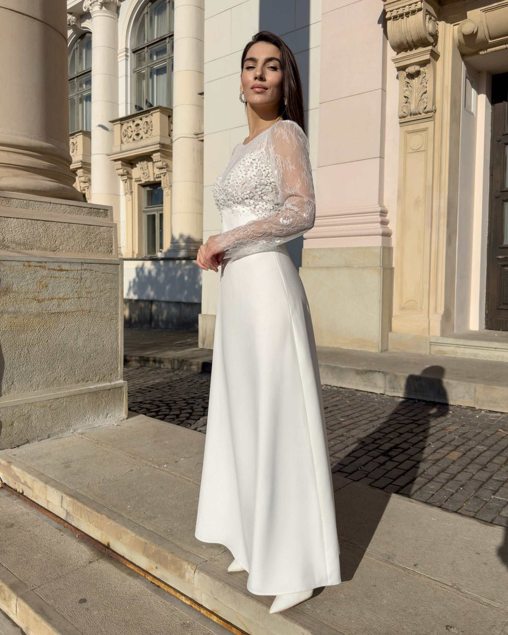 Rochie de mireasa  eleganta cu maneci din dantela
