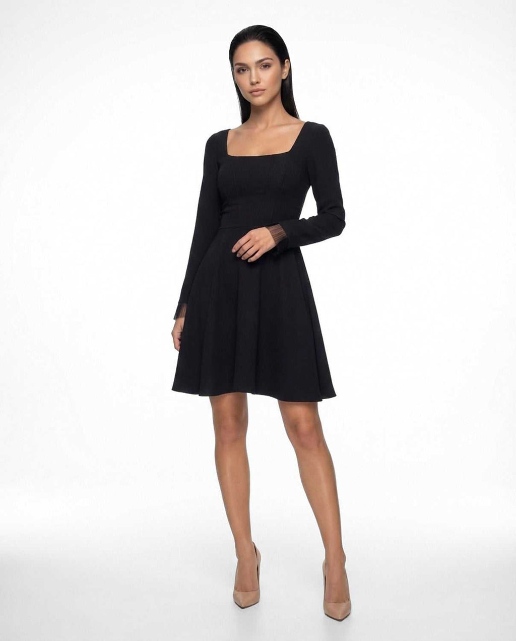 Rochie scurta eleganta casual neagra cu maneci lungi