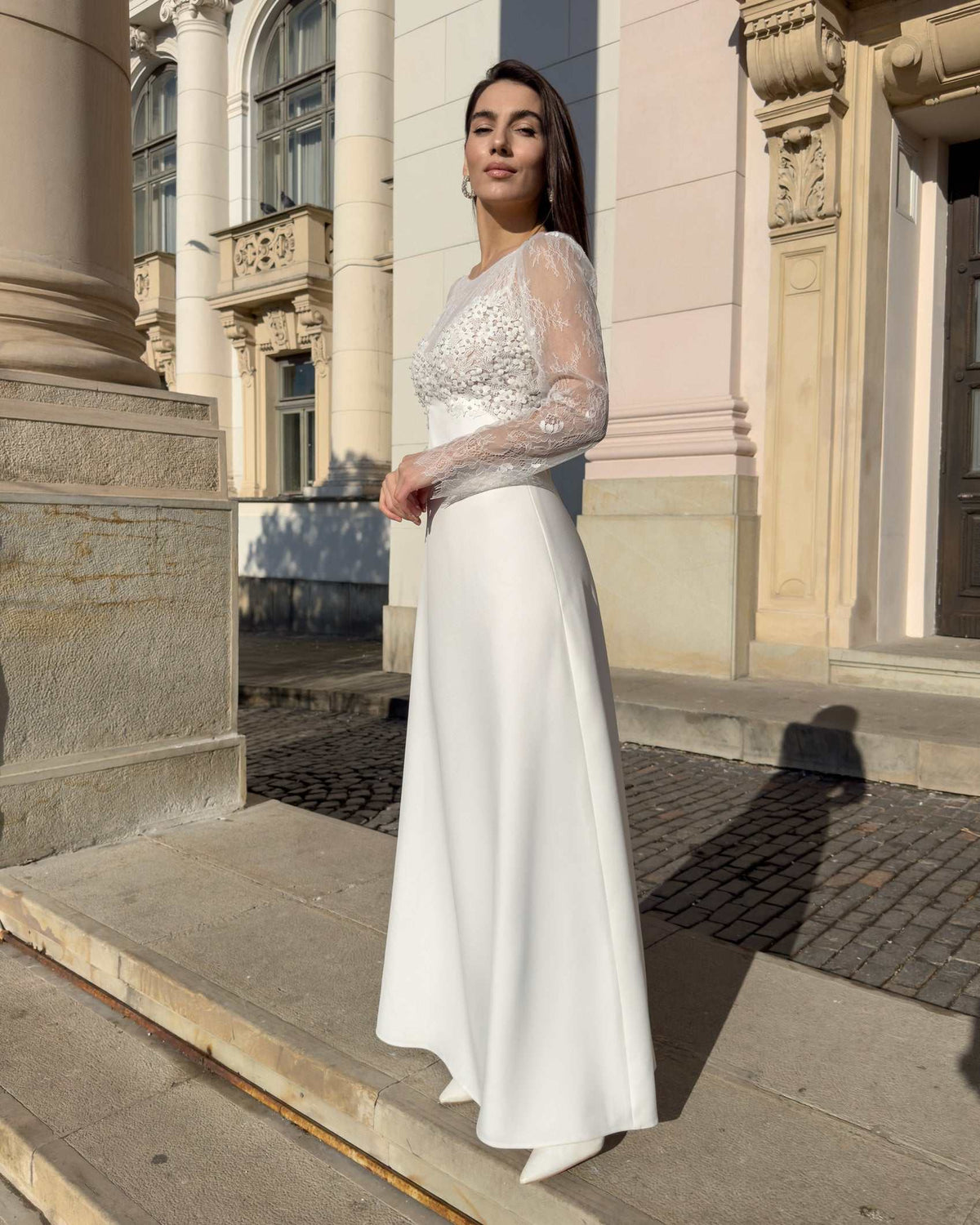 Rochie de mireasă ADELE cu mâneci lungi din dantelă florală