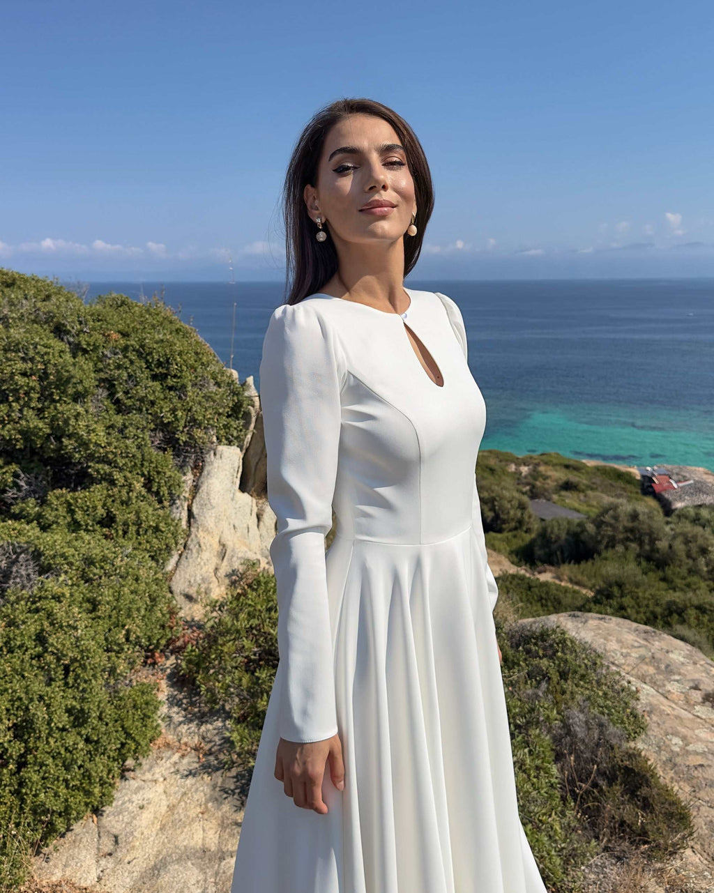 Rochie de mireasă cu mâneci lungi, spate în V și croială A-line – LIVIA